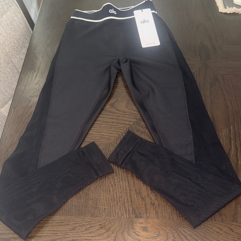 NWT ALO Airlift Mesh High Waist Darling Stirrup Legging black size XXS - Picture 6 of 12